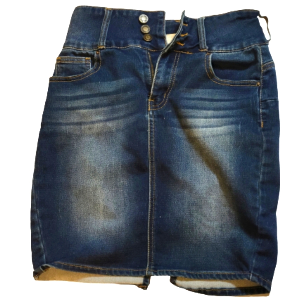 Angel Kiss Jean Skirt with back split. 5 pockets. Zipper and 3 button closure